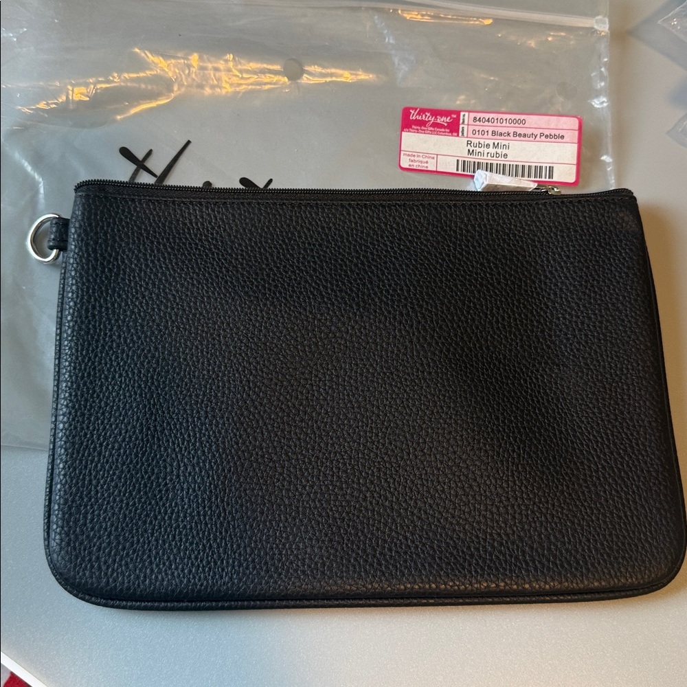NWT thirty one rubie mini black beauty pebble